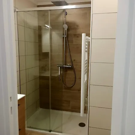 06bt - Close To Everything Appartement